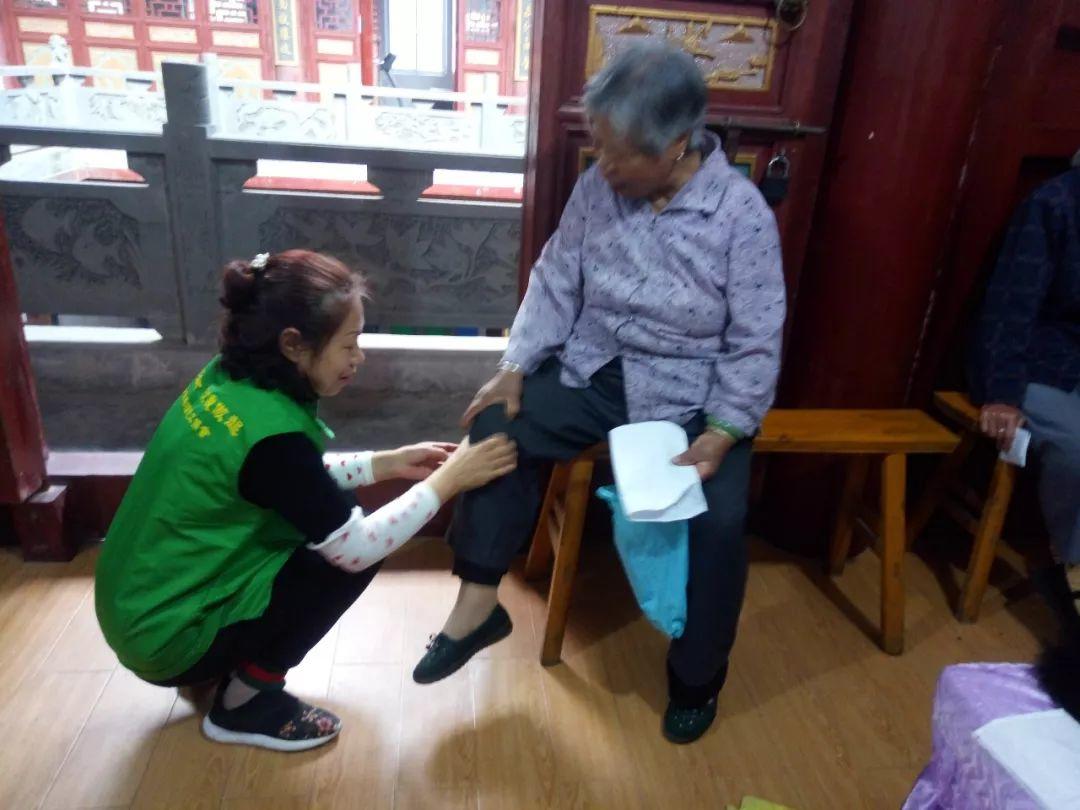 4月份,和谐.原始点志愿者进农村、进社区服务近千人次 4月份,和谐.原始点志愿者进农村、进社区服务近千人次