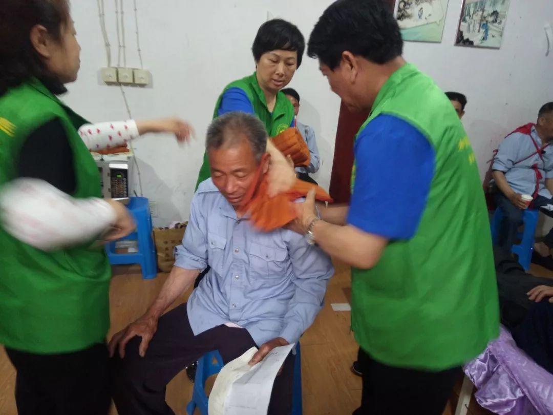 4月份,和谐.原始点志愿者进农村、进社区服务近千人次 4月份,和谐.原始点志愿者进农村、进社区服务近千人次