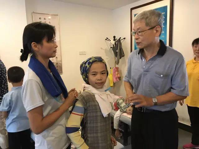 视频+图文丨张钊汉医师莅临佛山原始点公益中心指导工作(佛山平台图文版) 视频+图文丨张钊汉医师莅临佛山原始点公益中心指导工作(佛山平台图文版)