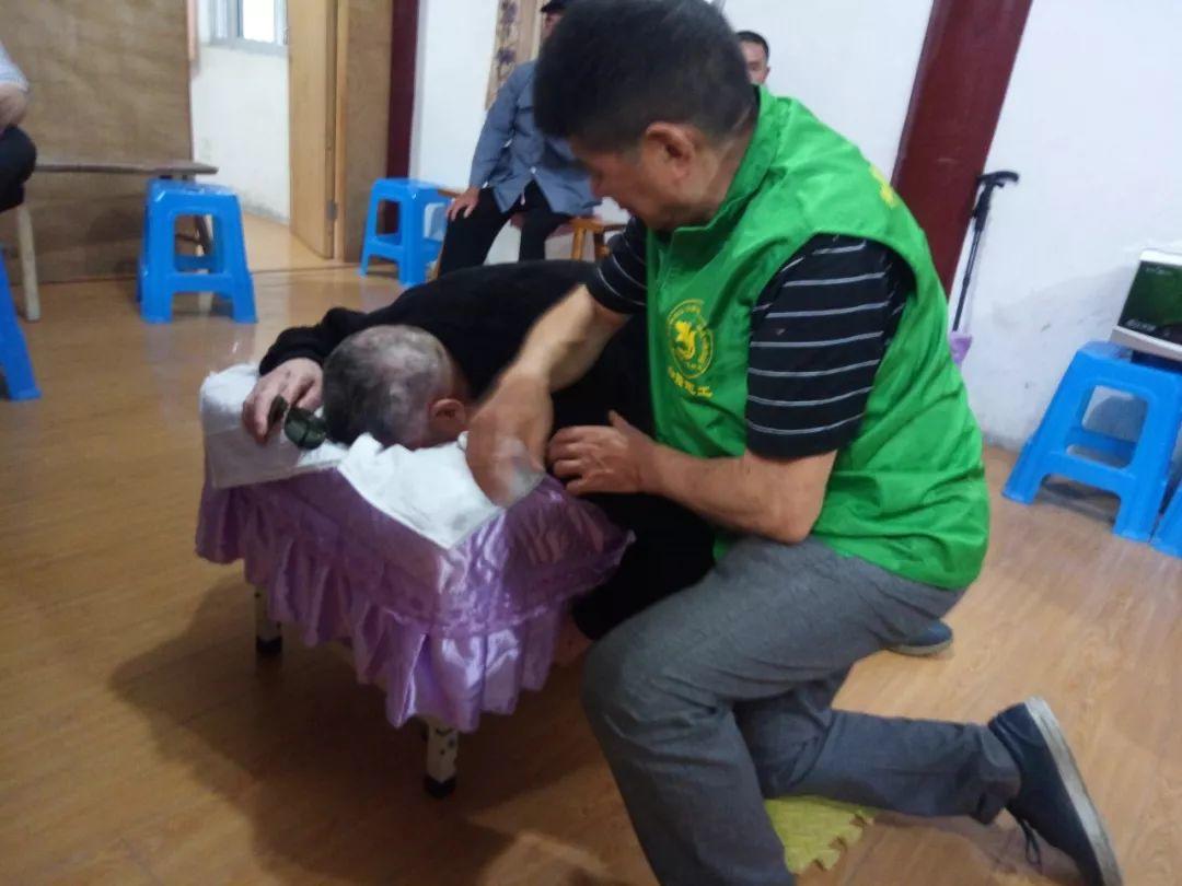 4月份,和谐.原始点志愿者进农村、进社区服务近千人次 4月份,和谐.原始点志愿者进农村、进社区服务近千人次