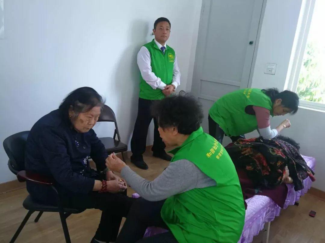 4月份,和谐.原始点志愿者进农村、进社区服务近千人次 4月份,和谐.原始点志愿者进农村、进社区服务近千人次