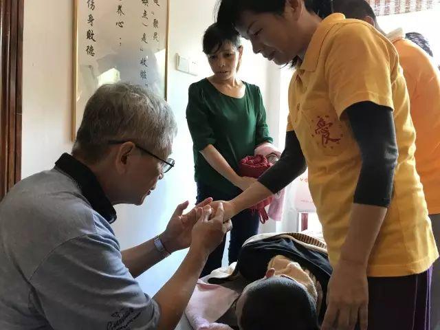 视频+图文丨张钊汉医师莅临佛山原始点公益中心指导工作(佛山平台图文版) 视频+图文丨张钊汉医师莅临佛山原始点公益中心指导工作(佛山平台图文版)