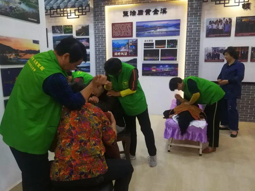 4月份,和谐.原始点志愿者进农村、进社区服务近千人次 4月份,和谐.原始点志愿者进农村、进社区服务近千人次