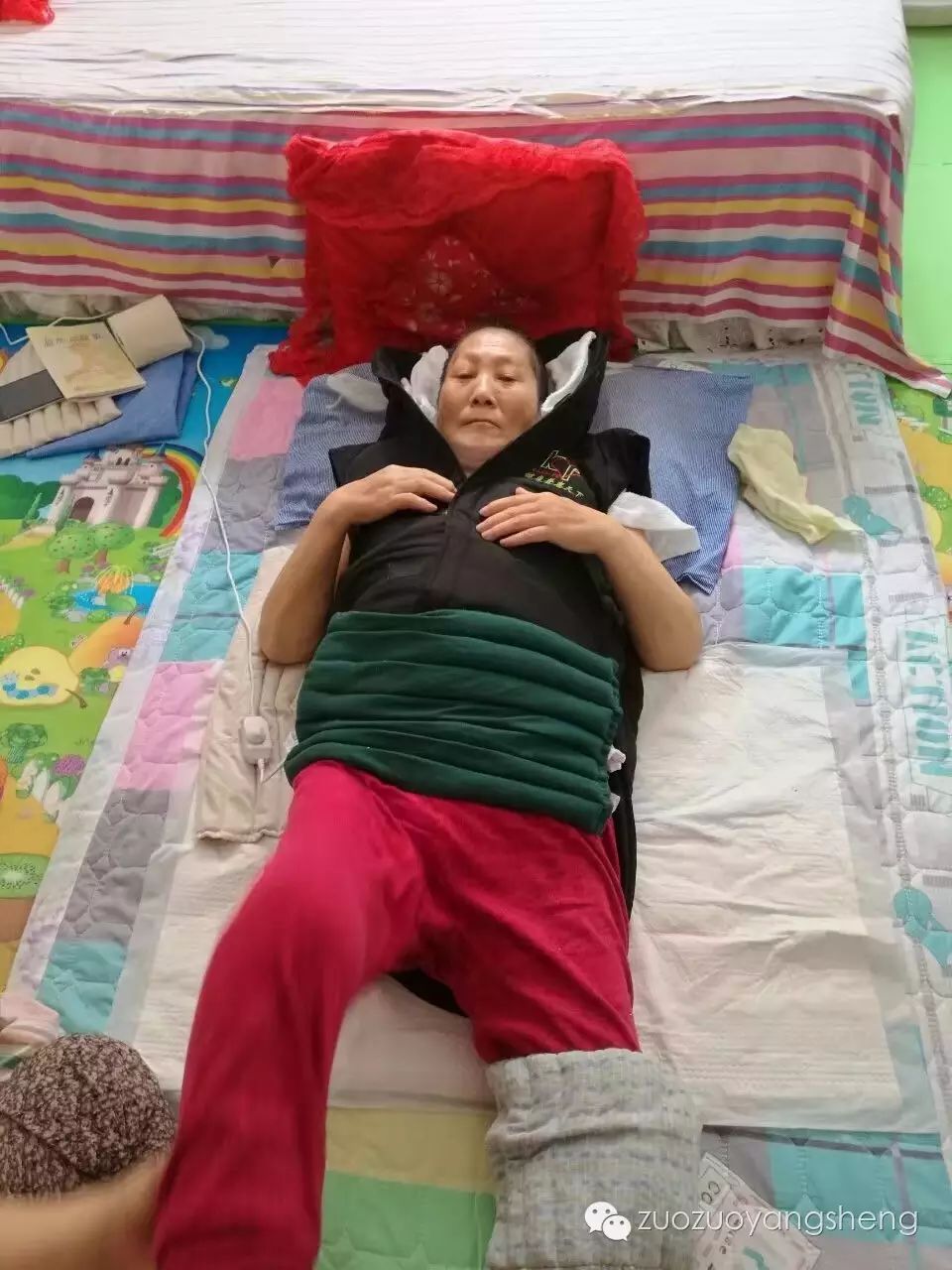 原始点调理脑癌患者一个月康复回家,家人送锦旗表感谢 原始点调理脑癌患者一个月康复回家,家人送锦旗表感谢