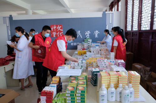 情暖新居民： 乐清市开展送医送药关爱新居民活动