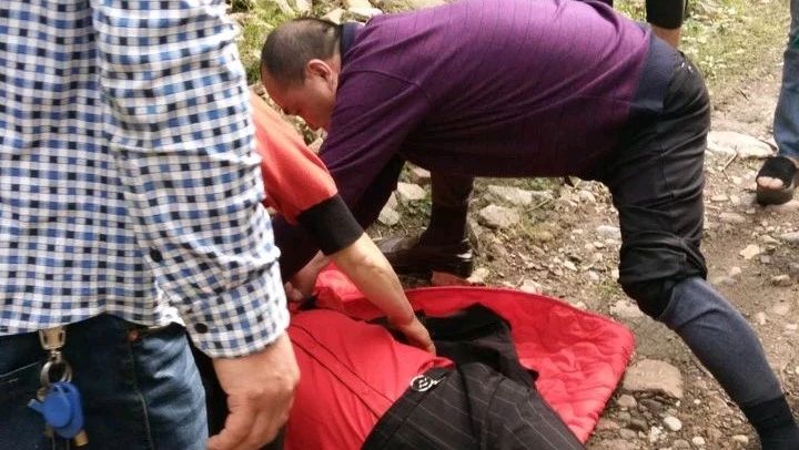 女士开车落水急救案例！-原始点全球同学网