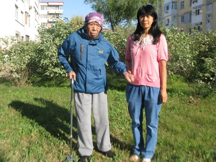 82岁老人车祸康复案例-硬膜撕裂伤、硬膜下水肿，双侧胸腔积液，坠积性肺炎，耻骨联合骨折，全身多处血肿、软组织损伤，低蛋白及贫血。