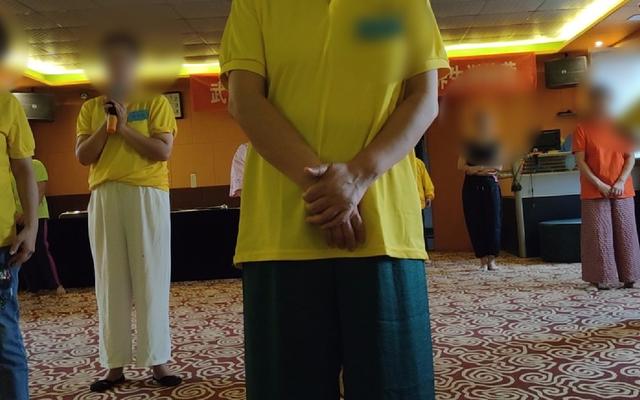 卧底武汉“原始点”:让病人跪地忏悔,兜售姜粉宣称能治百病 卧底武汉“原始点”:让病人跪地忏悔,兜售姜粉宣称能治百病