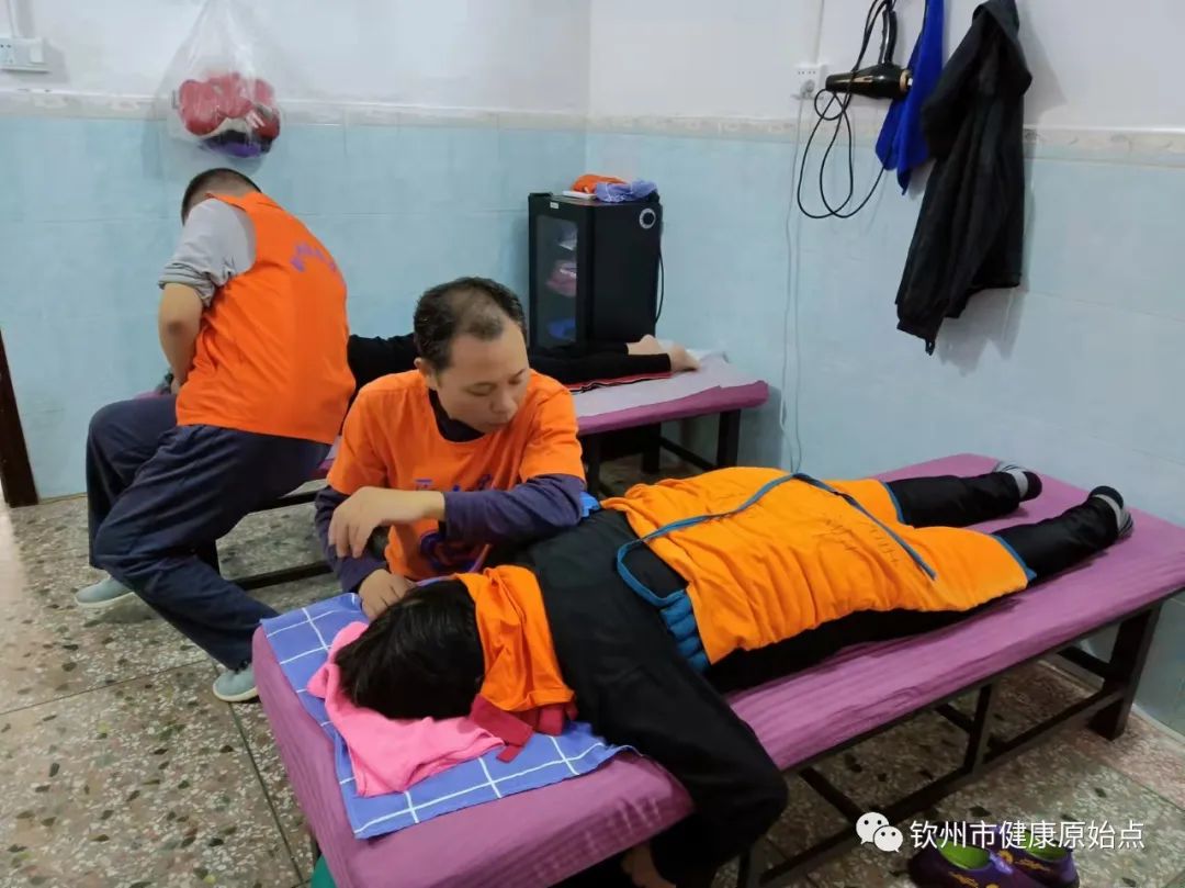 庆钦州市健康原始点成立一周年 庆钦州市健康原始点成立一周年