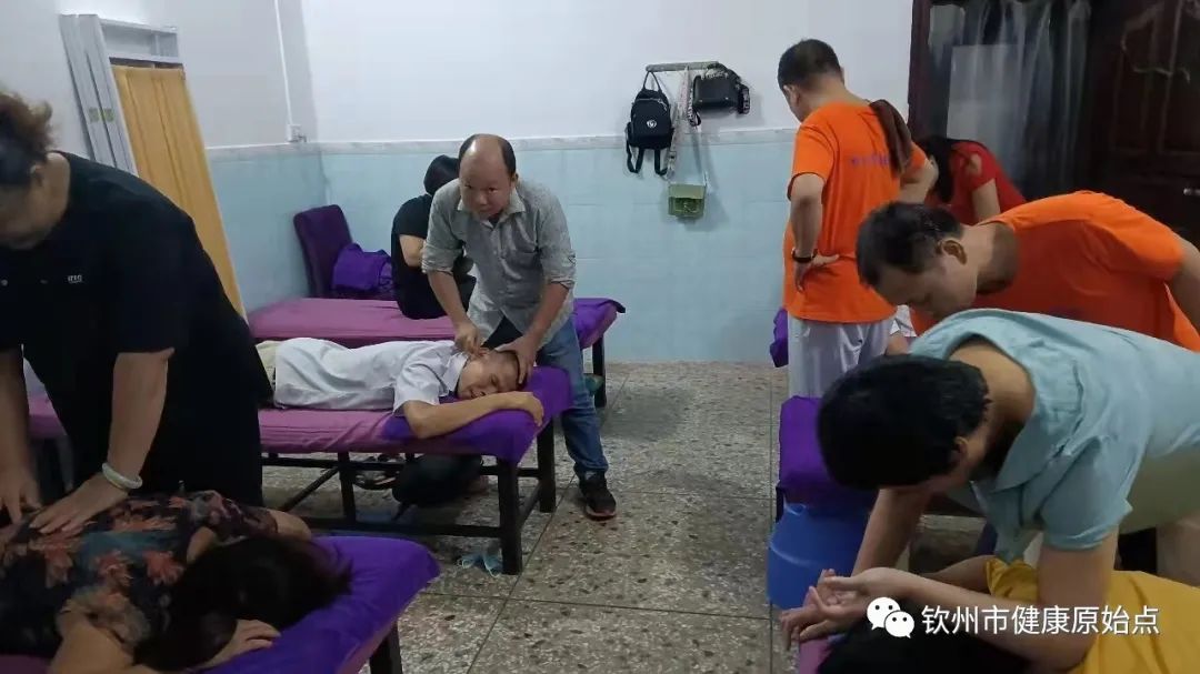 庆钦州市健康原始点成立一周年 庆钦州市健康原始点成立一周年