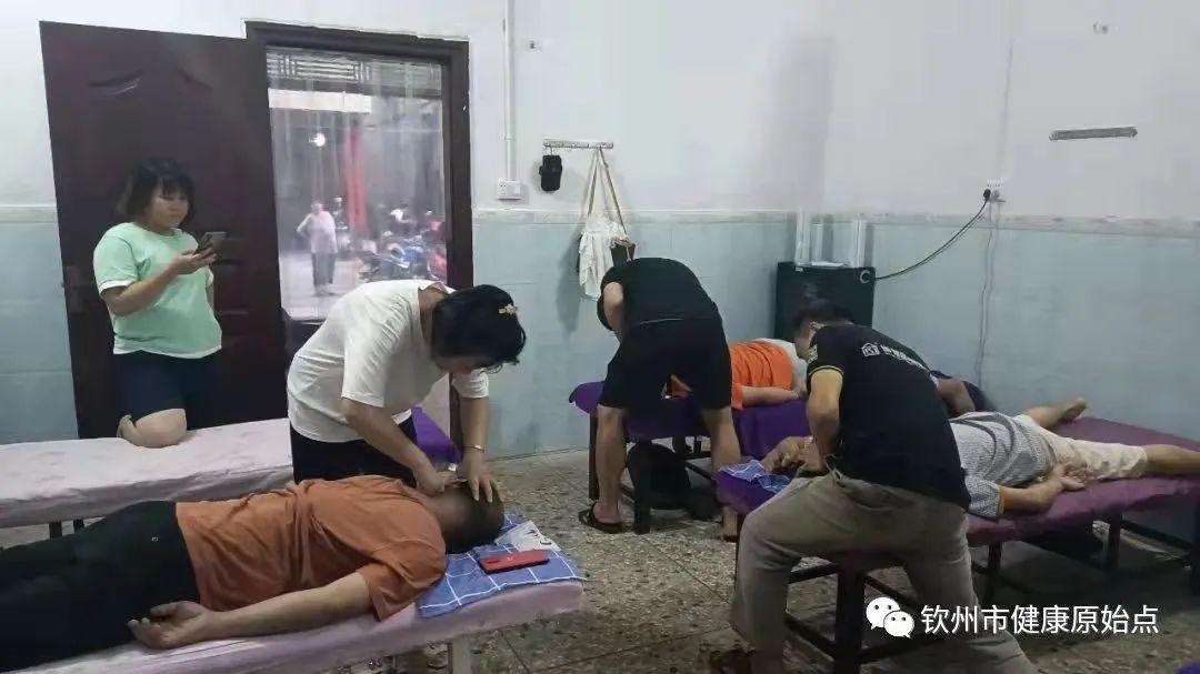 庆钦州市健康原始点成立一周年 庆钦州市健康原始点成立一周年