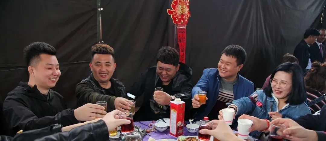 记者卧底“原始点”训练营:宣称姜粉能治百病,“你有病是因为你有罪” 记者卧底“原始点”训练营:宣称姜粉能治百病,“你有病是因为你有罪”