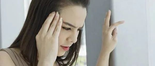 案例分享：原始点调理来经前严重偏头痛的案例-原始点全球同学网